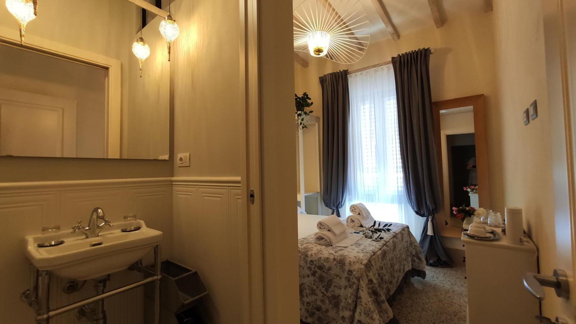 Residenza D'Epoca Cavaliere - Romantic Rooms Биббона Экстерьер фото