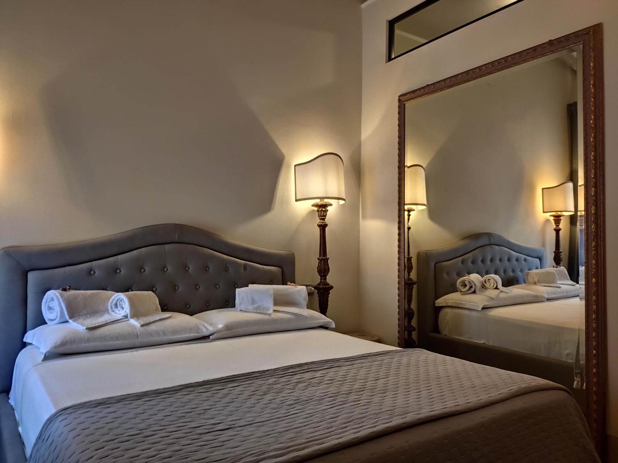 Residenza D'Epoca Cavaliere - Romantic Rooms Биббона Экстерьер фото